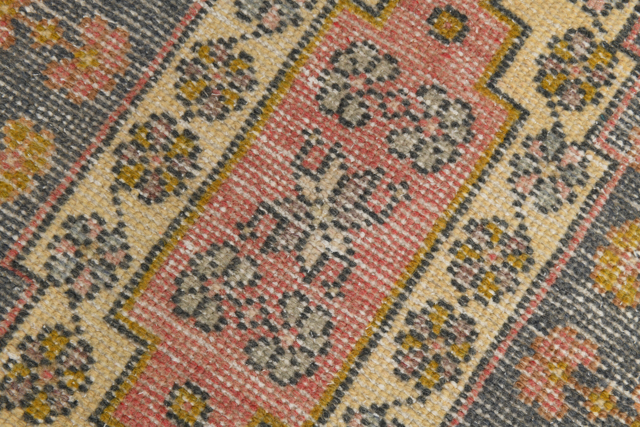 4x8 Pale Red Oriental Vintage Rug, 132x260Cm