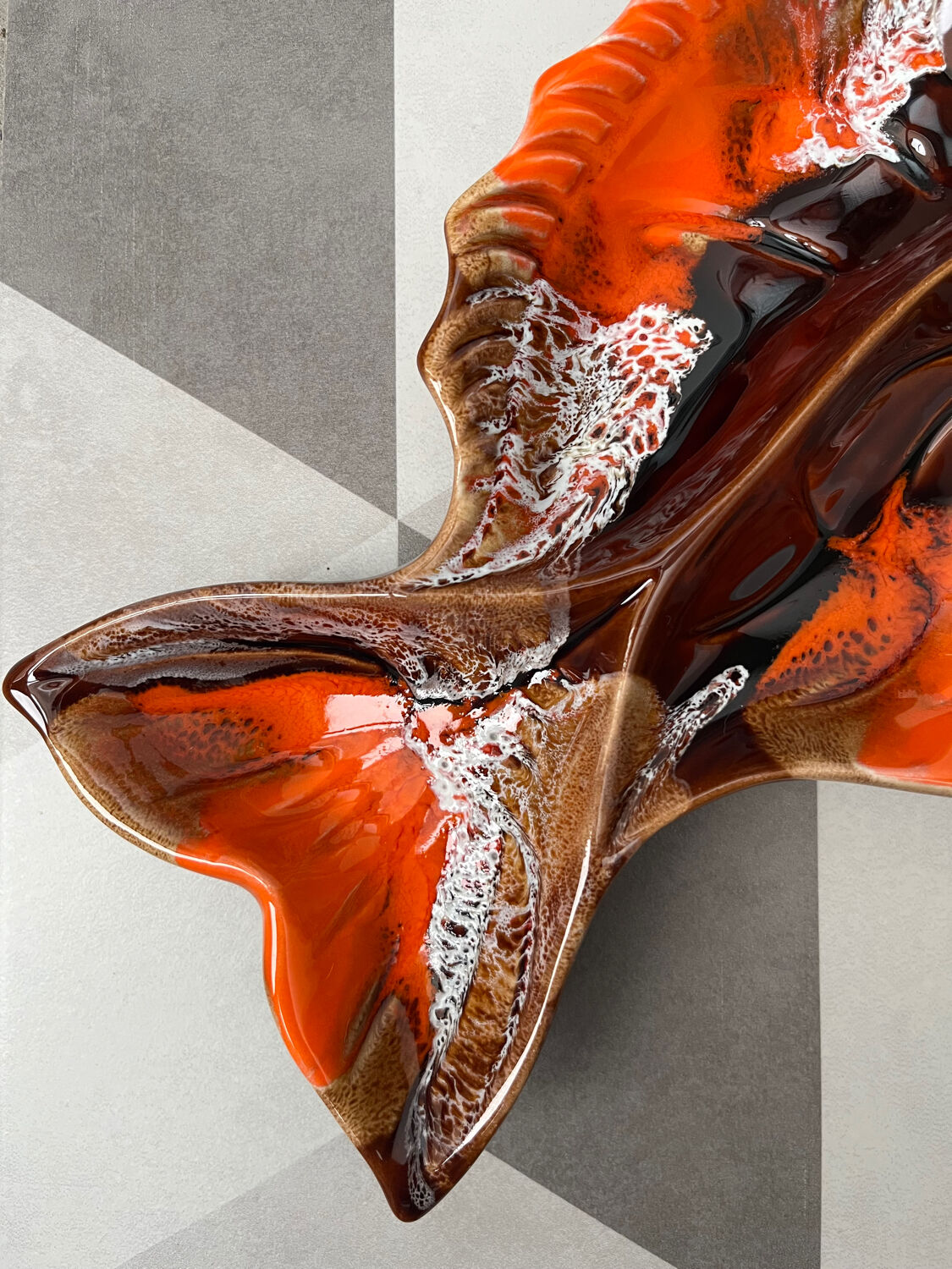 Divided plate "fish" signed Vallauris