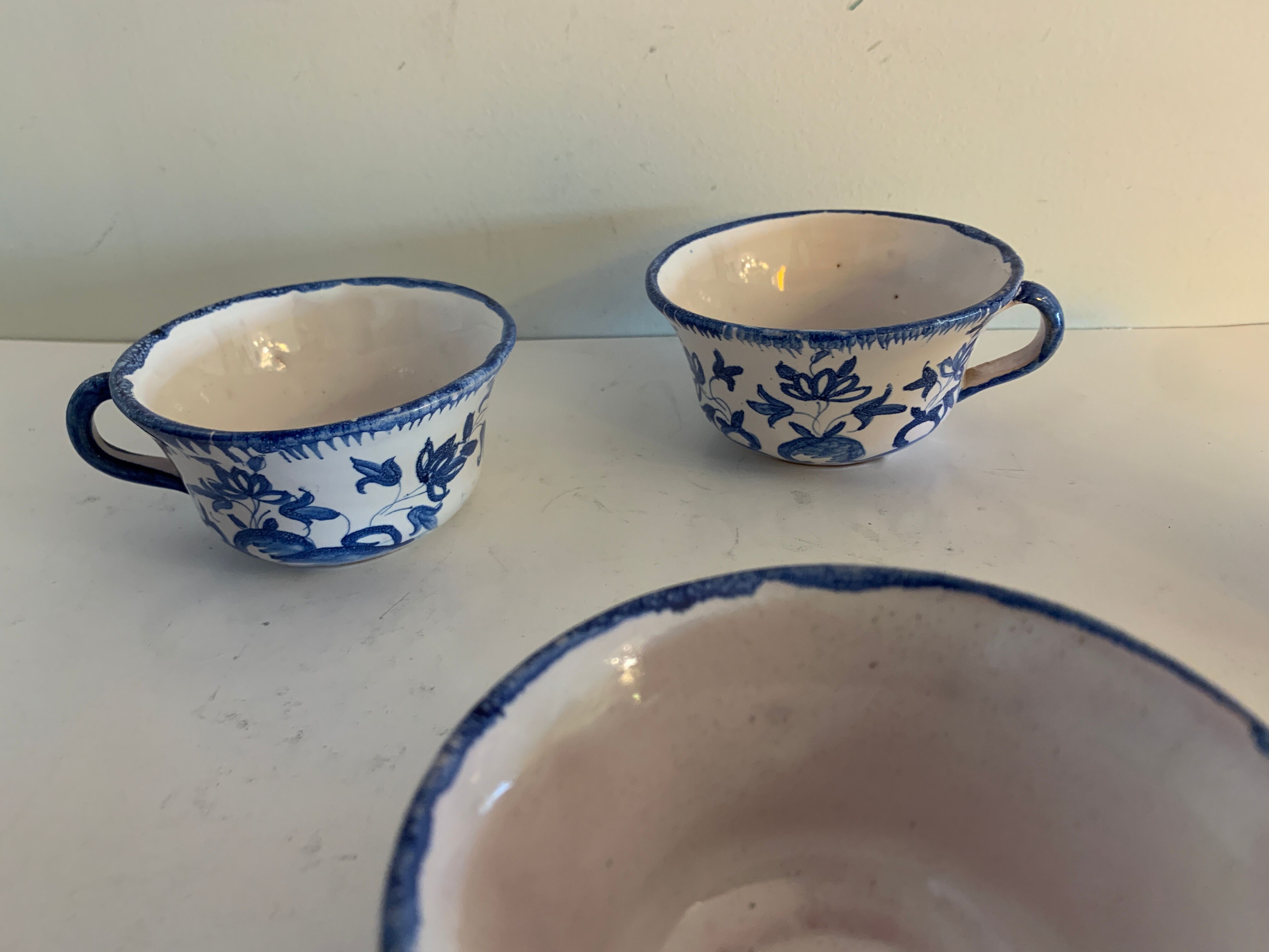 4 tasses à café en porcelaine Paul Gouazé, Martres Tolosane, croix occitane, 1920