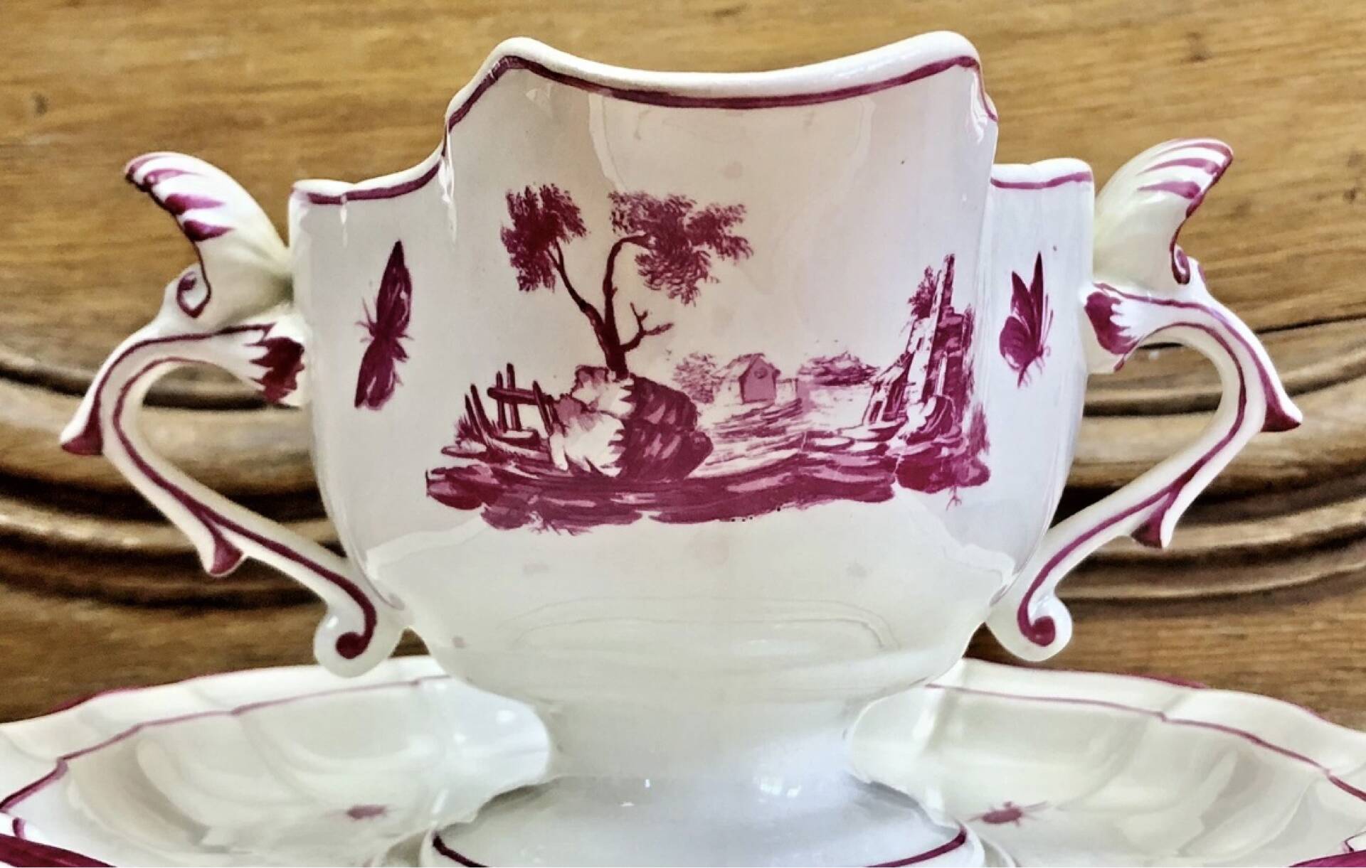 Sauceboat Gien pink landscapes 1938/1960