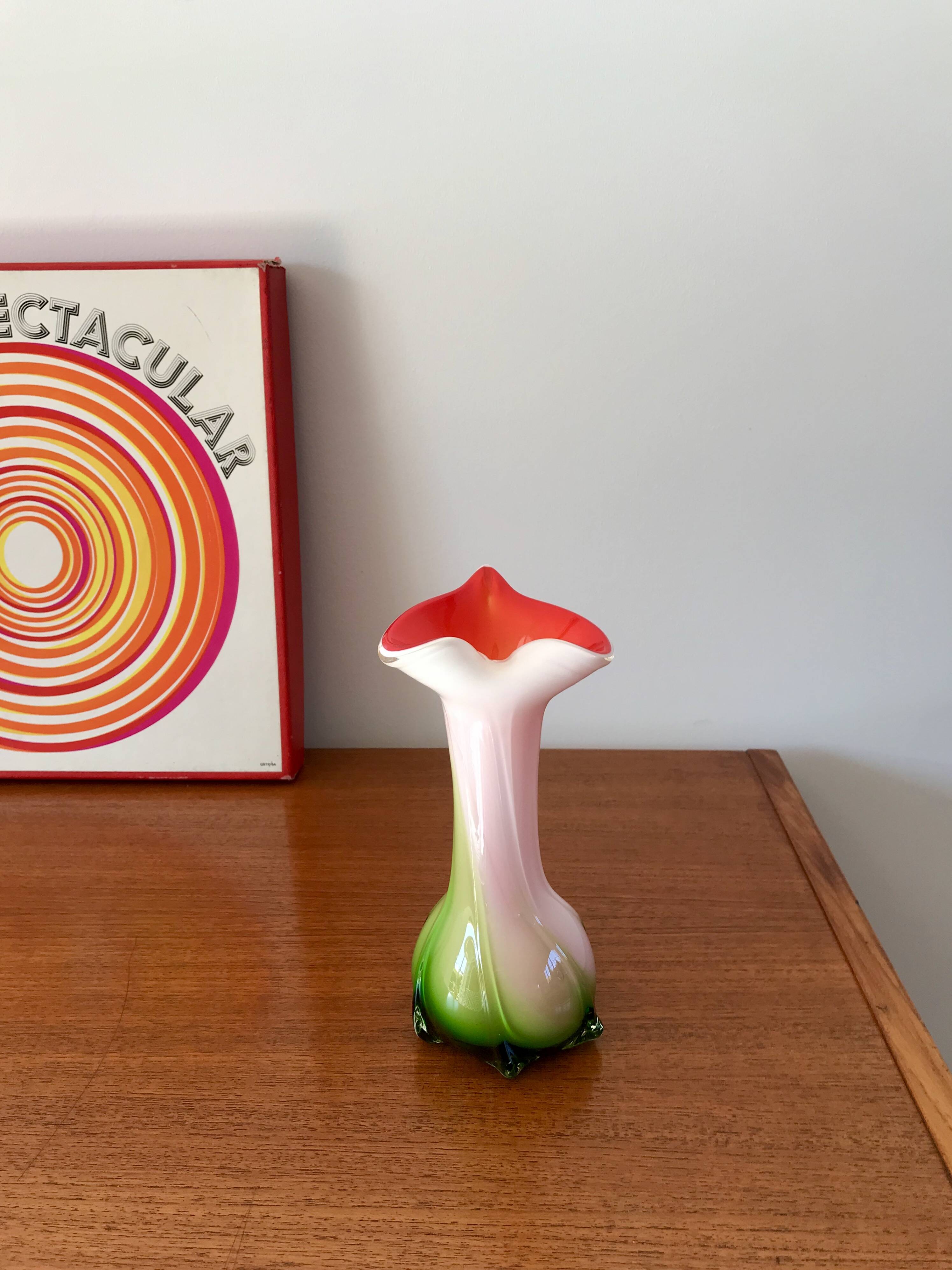 Vase in red, white and green opaline Tie & Dye 1950s