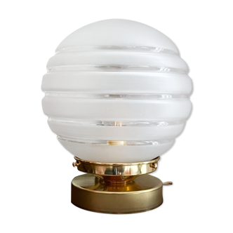 Lampe à poser, globe blanc translucide blanc, années 50