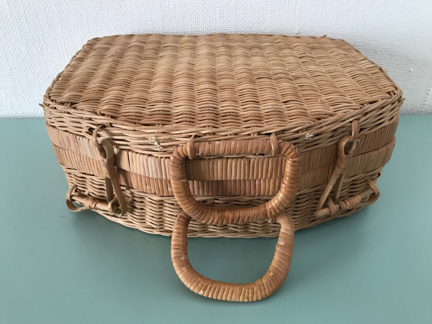 Vintage wicker case