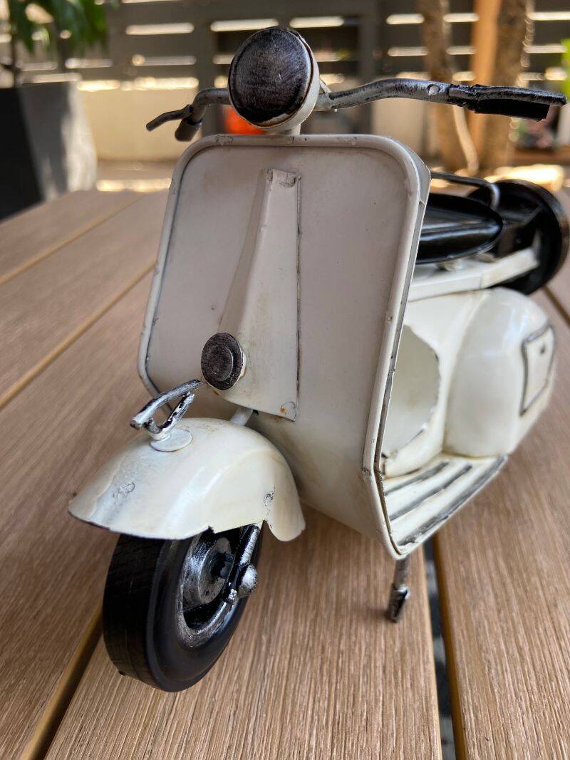 Decorative Toy in Painted Tin Scooter Vespa Piaggio 1955 collection "The Wasp"