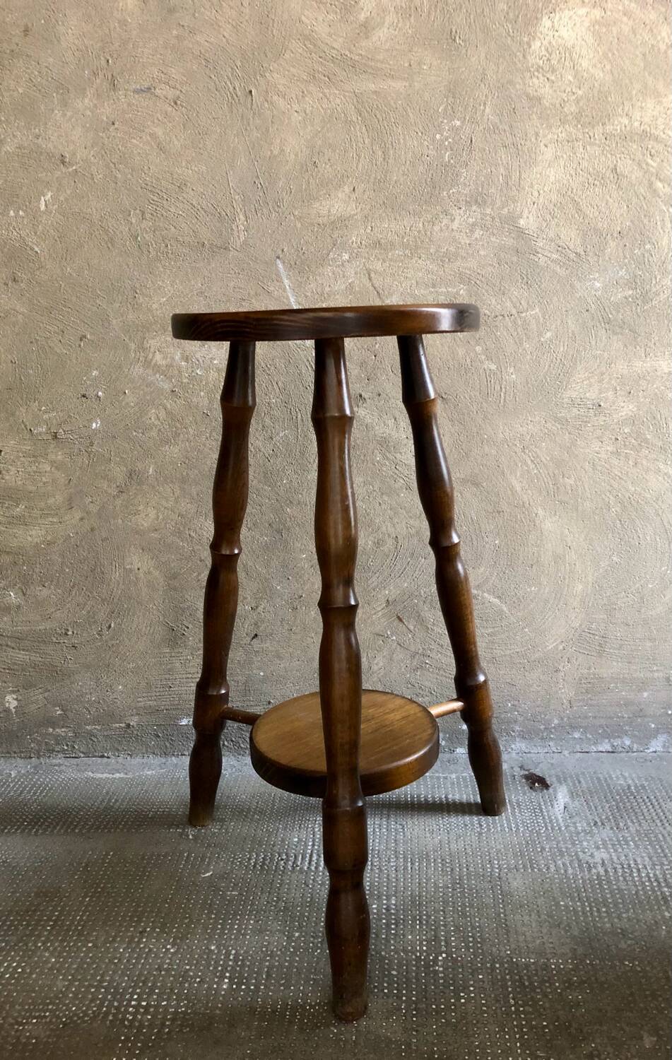Vintage tripod stool or stool