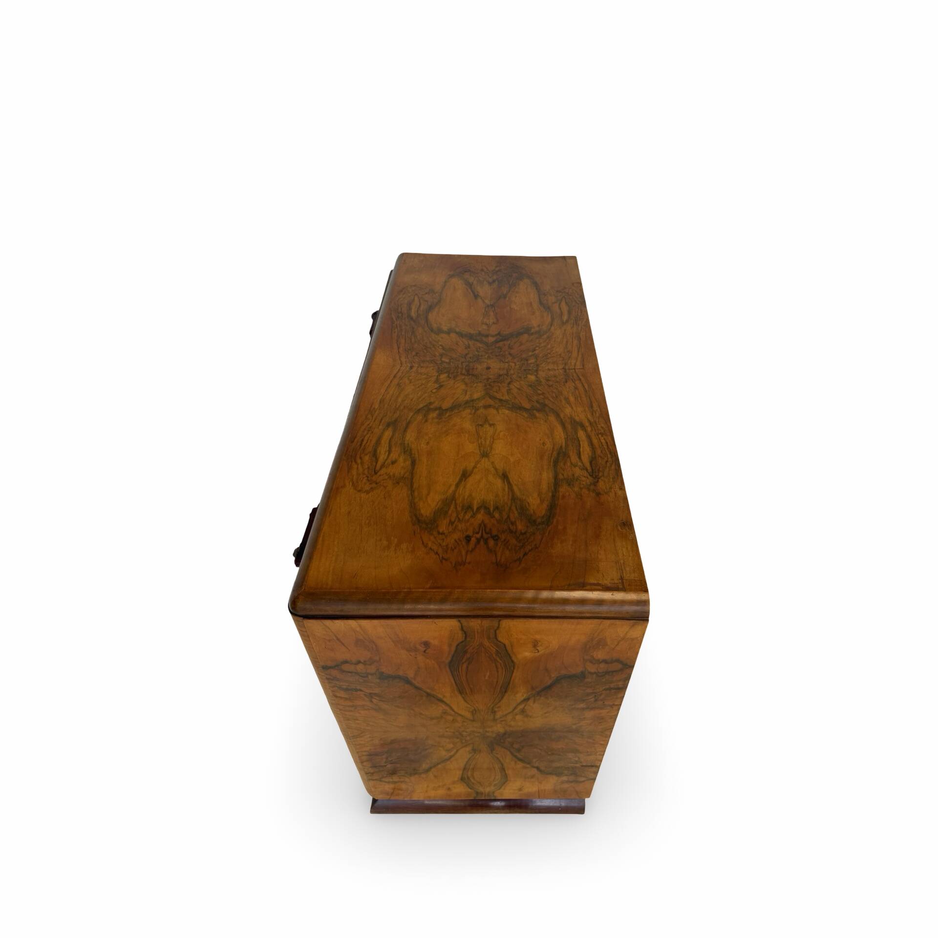 Walnut burl commode, Italian Art Deco, 1940s.