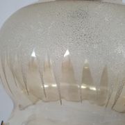 Lustre en verre travaillé et laiton