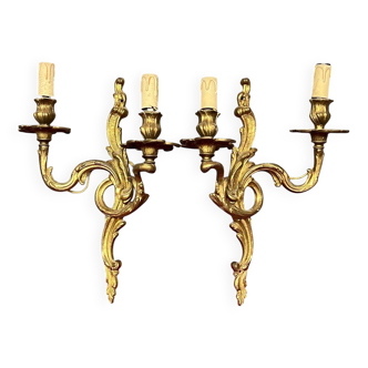 Paire d'appliques en bronze massif doré Rococo.