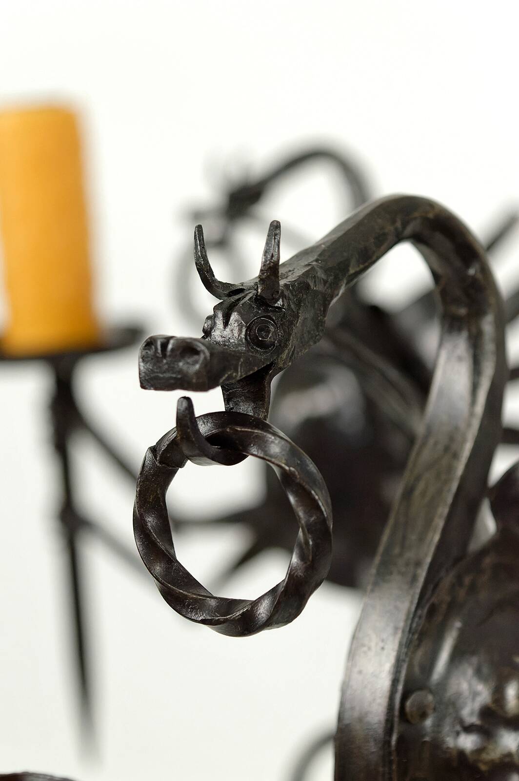 Lustre aux dragons en fer forgé, Italie, circa 1900
