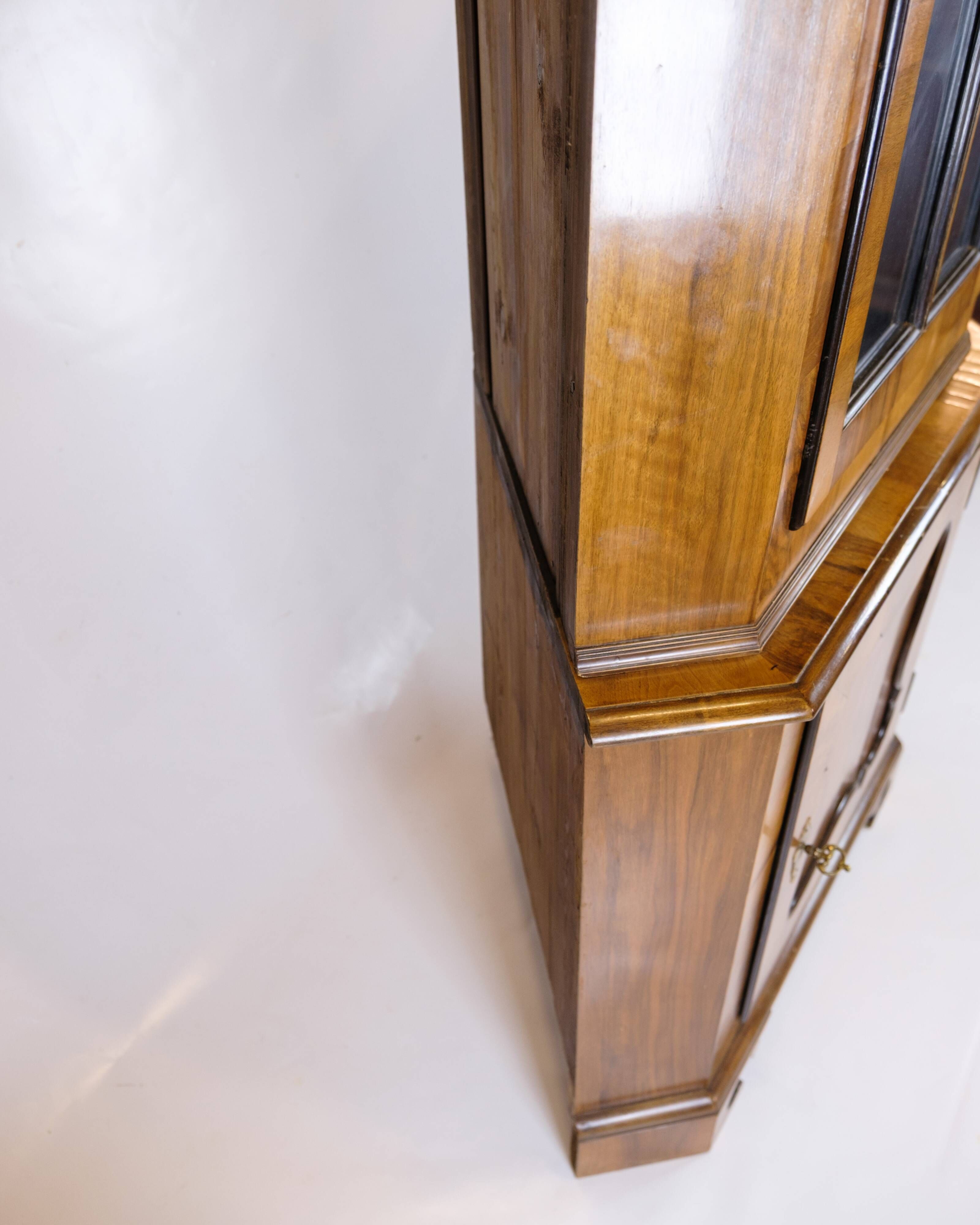 Antique display case/corner cabinet - Baroque style - walnut - glass door with bars - circa 1900