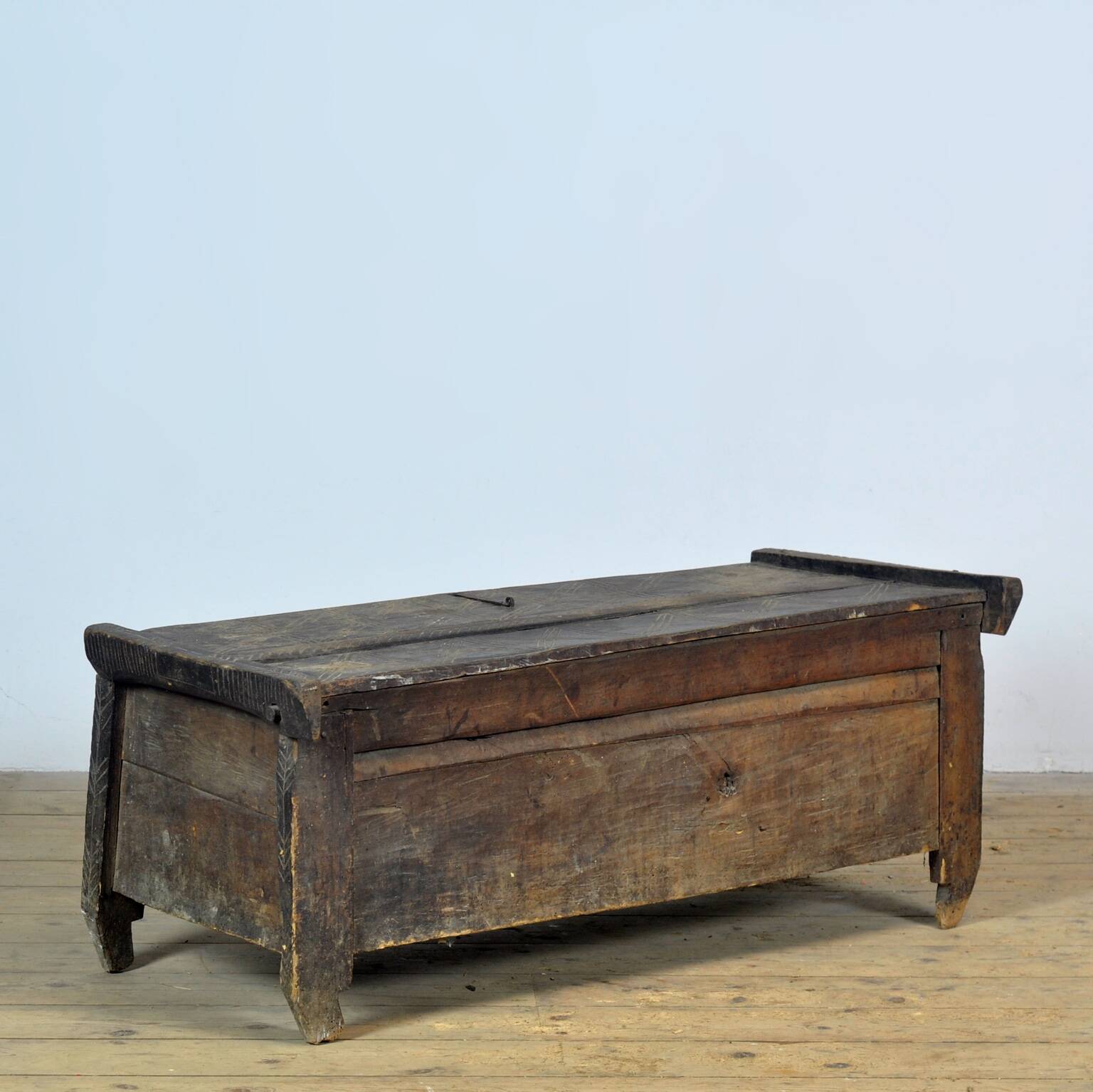 Antique beech shepherd's chest, 1820s