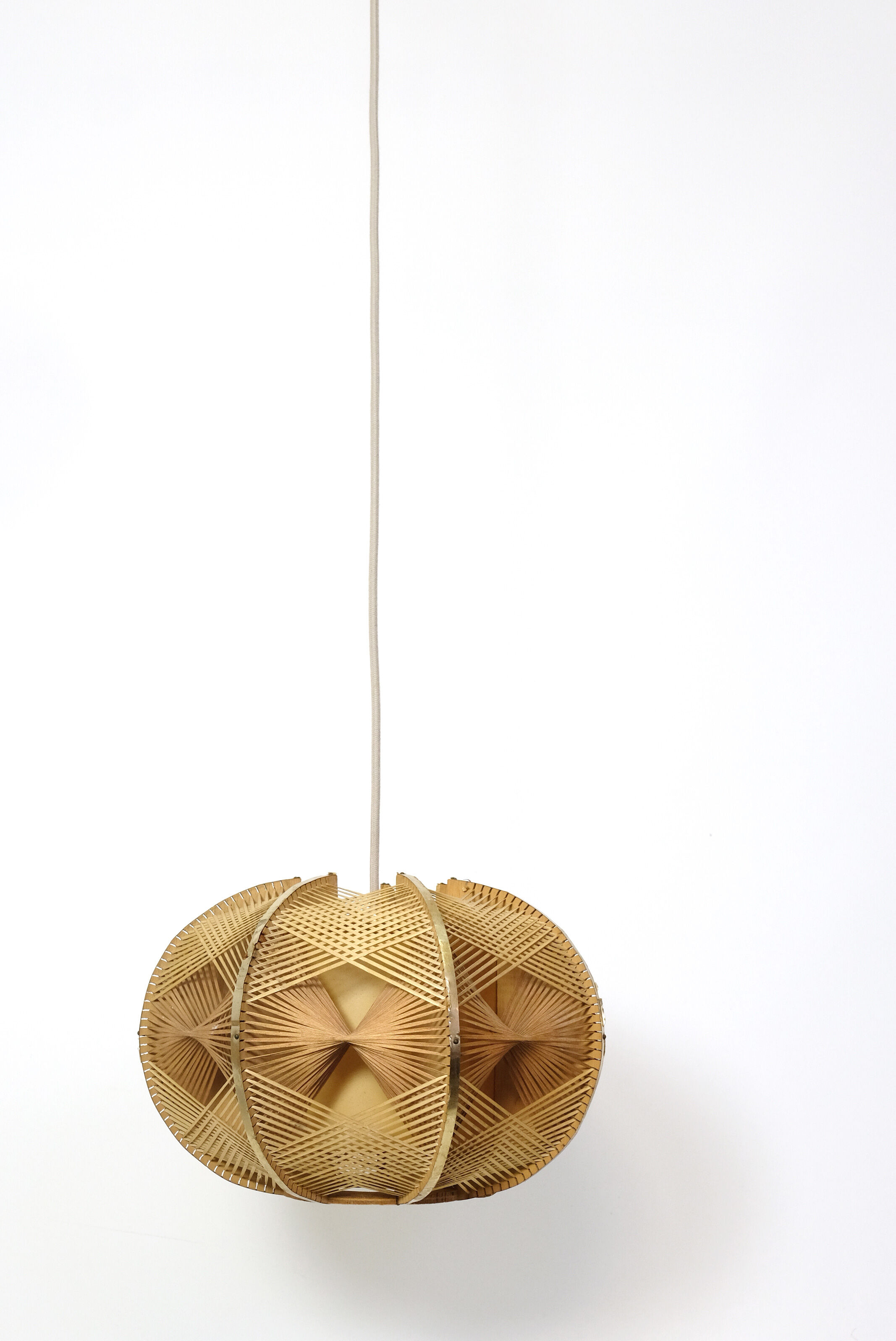 Suspension in wire and wood from the 1970s.