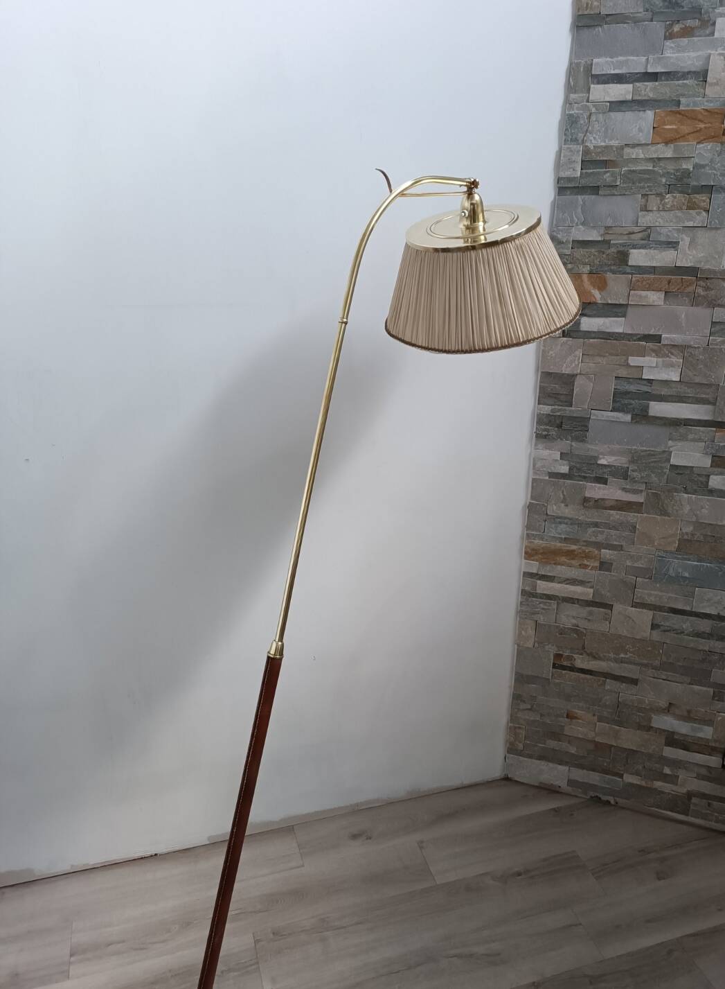 Leather-covered floor lamp by FJB Corsini for Metalarte 1950s