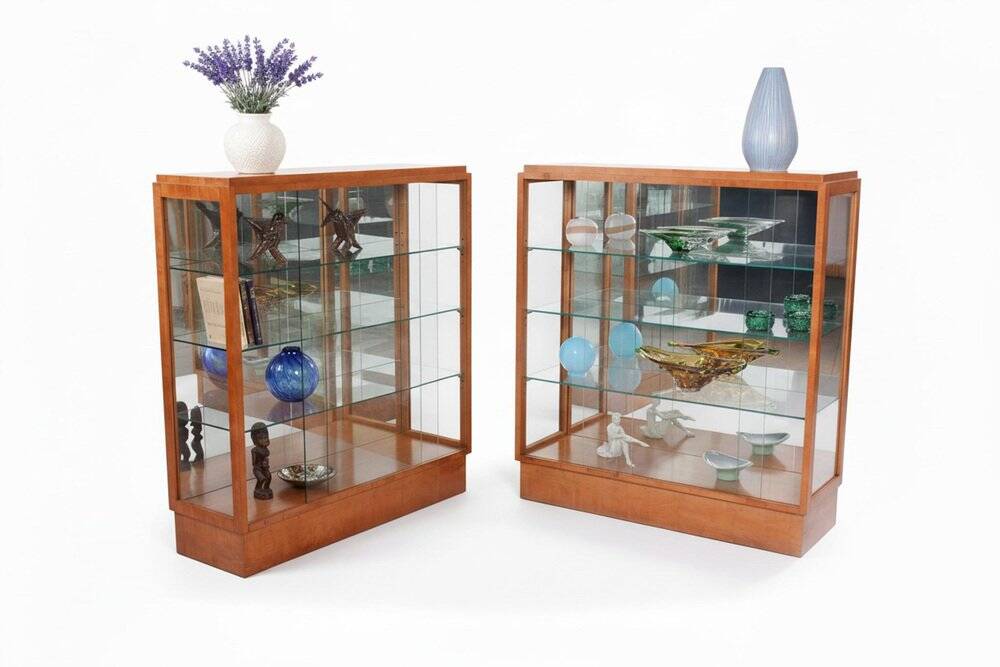Art Deco Display Cabinets in Maple, Glass, and Mirror, Czech, 1930s, Set of 2