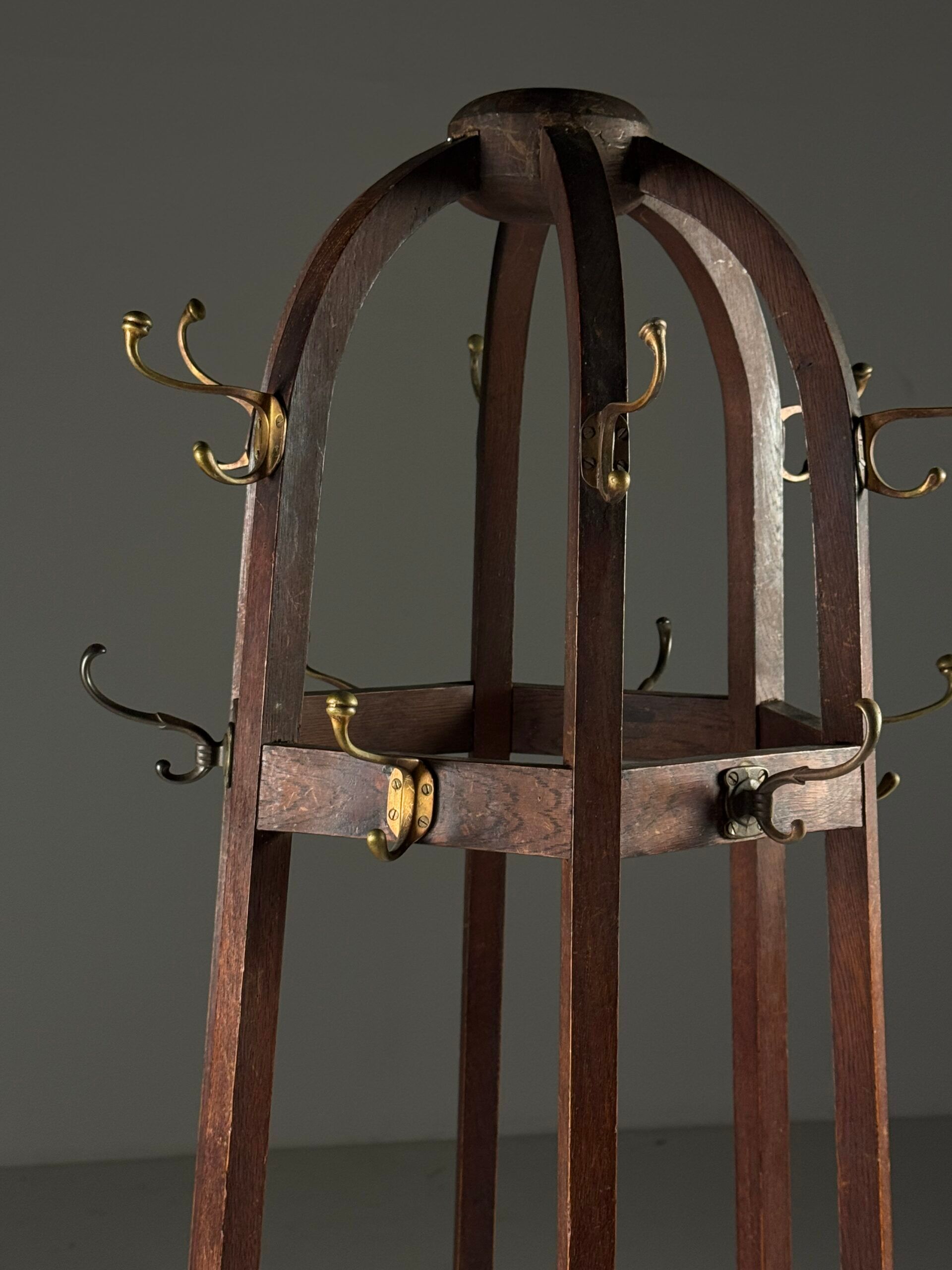 Porte-manteau ancien Arts et Crafts