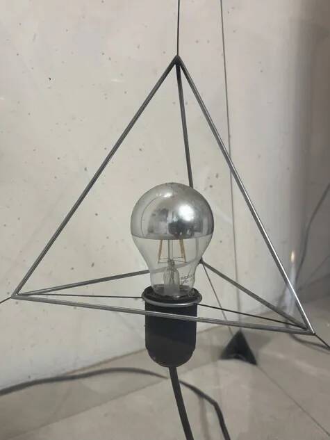 Lampe Tetrahedron, Frans van Nieuwenborg 1979