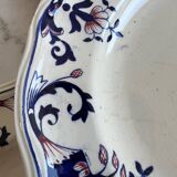 Longchamp France dinner plates, Rouennais model