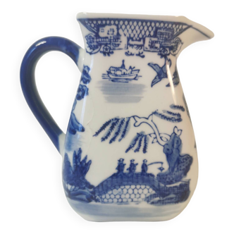 Pichet en Porcelaine Chinoise Bleu & Blanc Vintage. Motif. WILLOW PATTERN