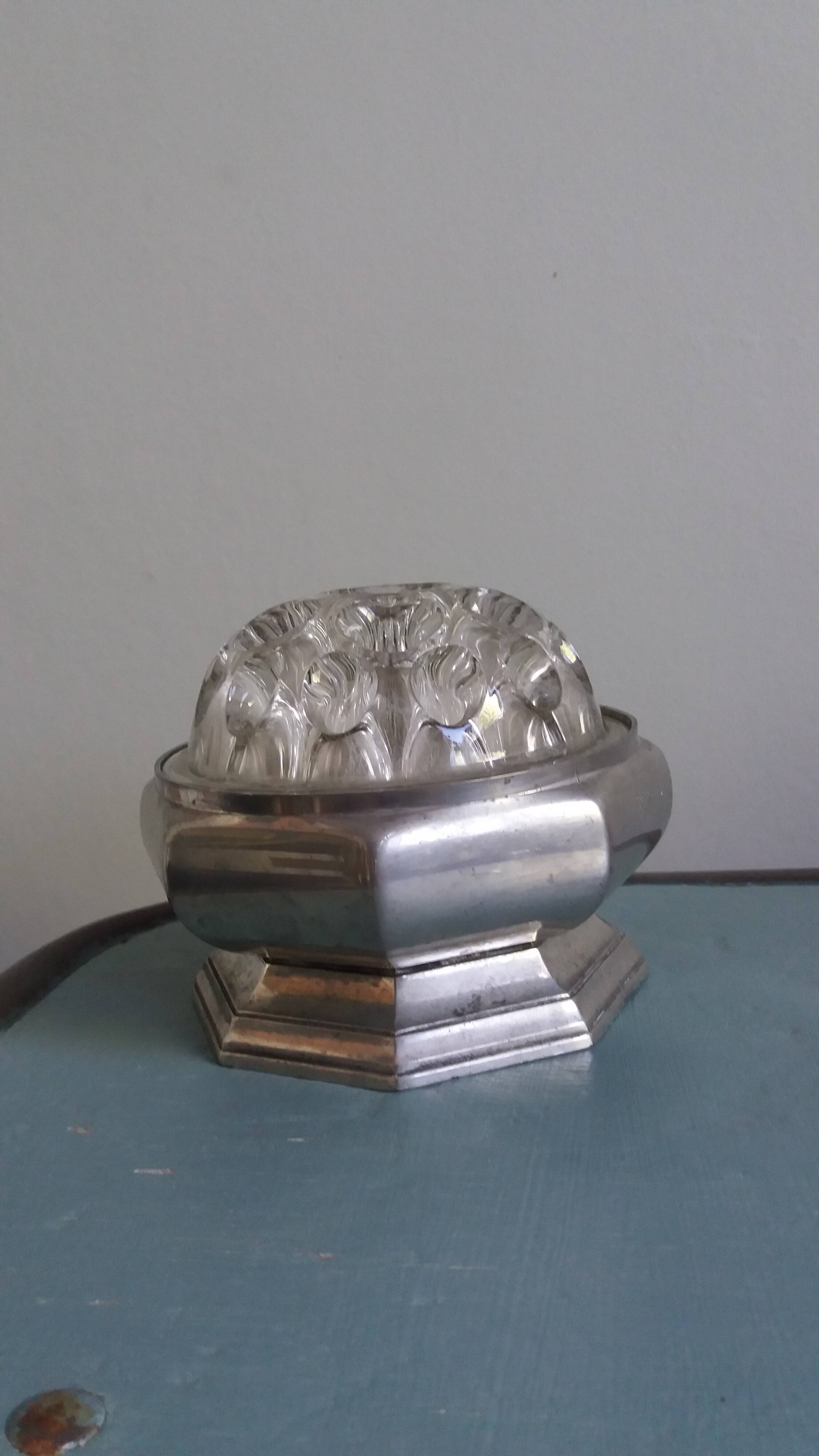 Flower vase in glass VMC Reims and pewter bowl from Manoir Paris