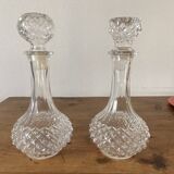 Pair of Arques crystal glass carafes, diamond point pattern, with their stoppers