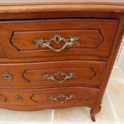 Antique style chest of drawers in stained and molded beech with 4 drawers - Very good condition