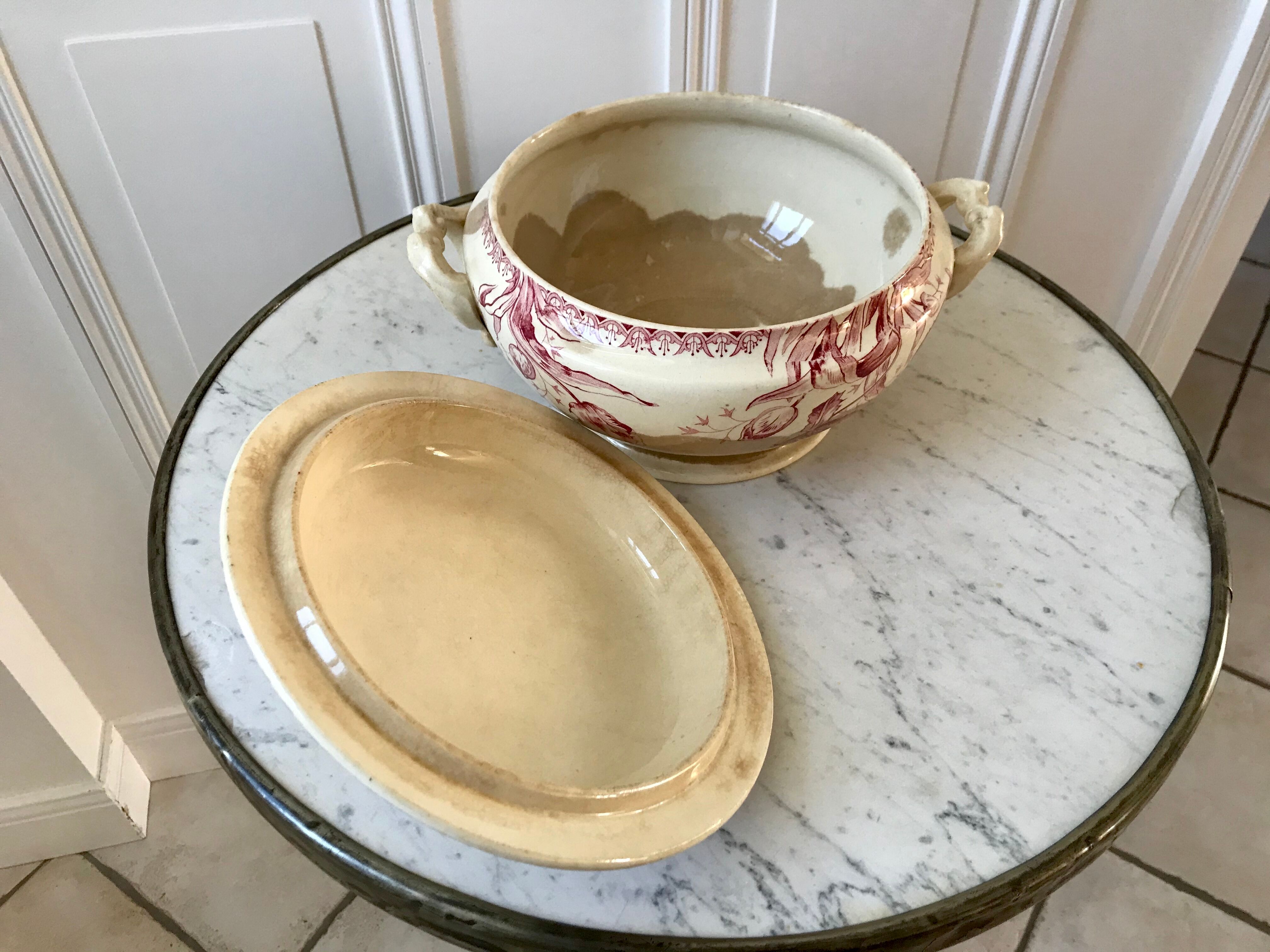 Soup pot Terre de Fer Gien model "July" late nineteenth