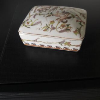 Porcelain box of the brand TOUSSICOURT