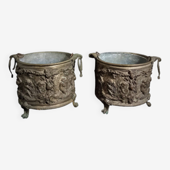 Paire de Cache-pots 19ème Siècle en Cuivre-Laiton Avec Putti en Repoussé