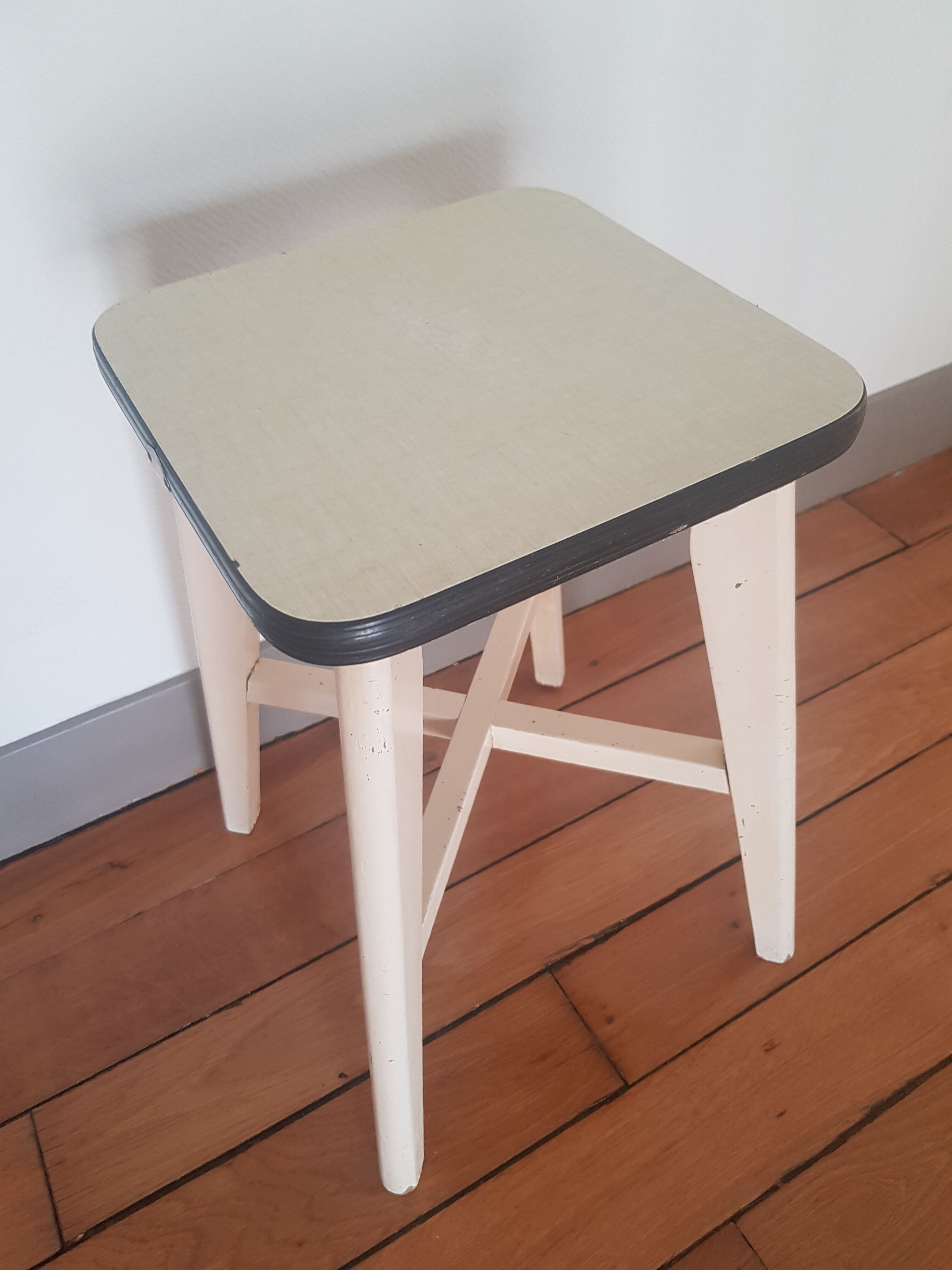 EFi vintage stool