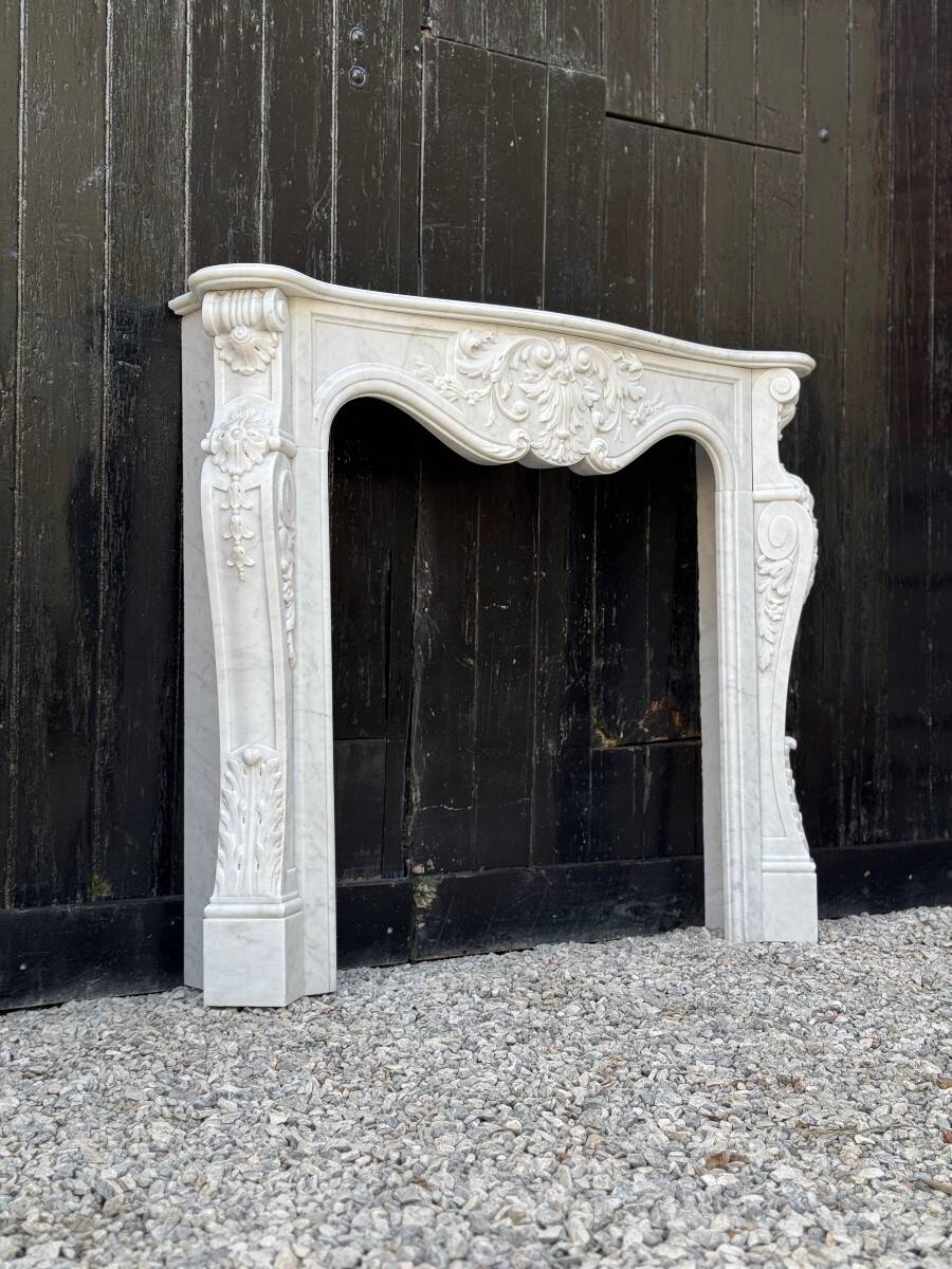 Cheminée De Style Louis XV En Marbre De Carrare, Vers 1980
