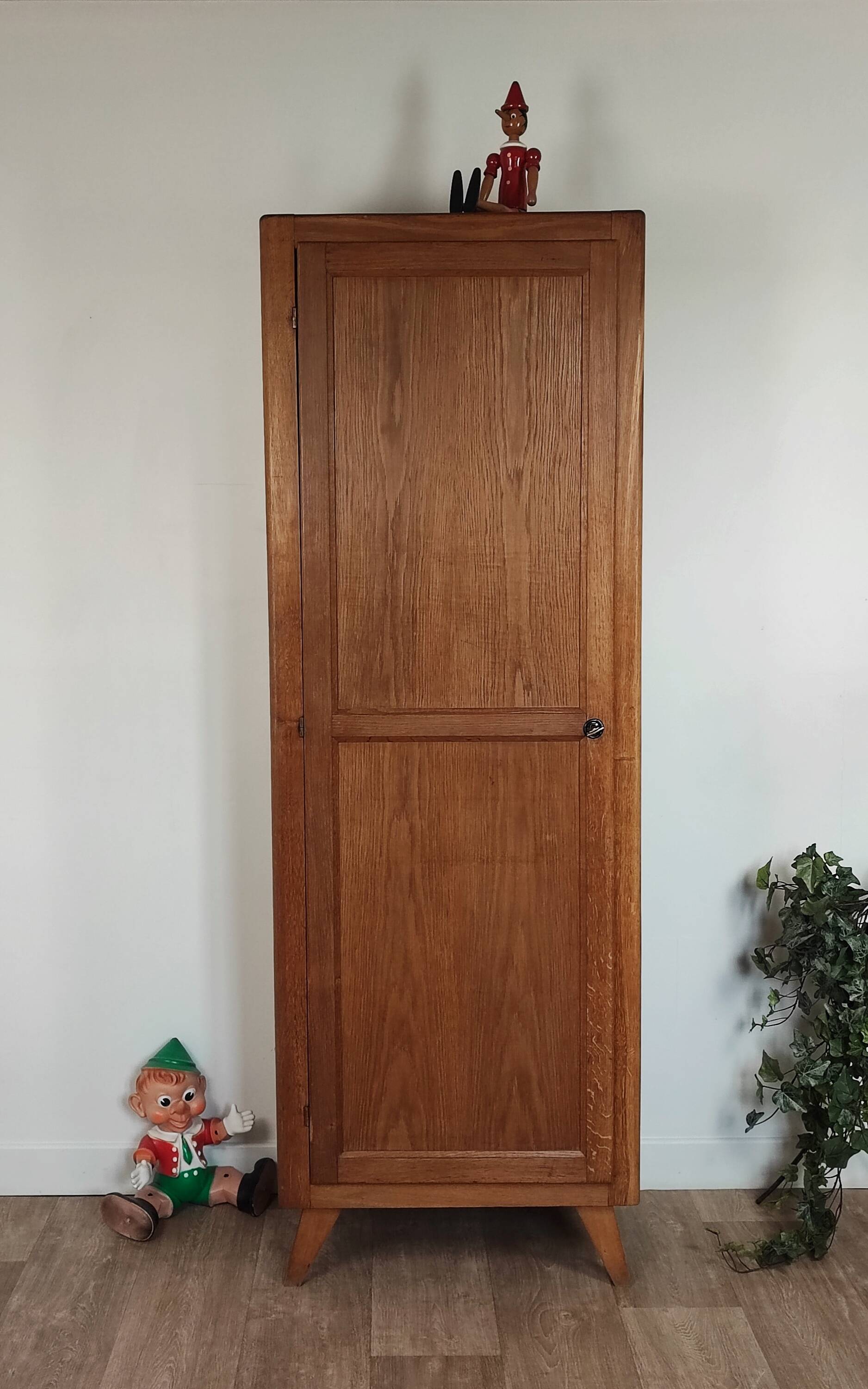 Parisian wardrobe from the 50s