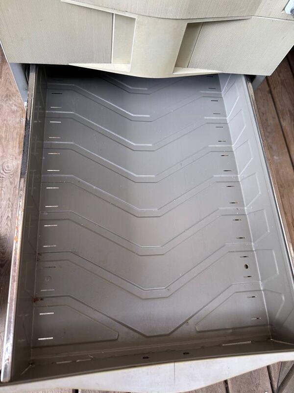 Bureau par BBPR pour Olivetti Synthesis série Arco avec son extension