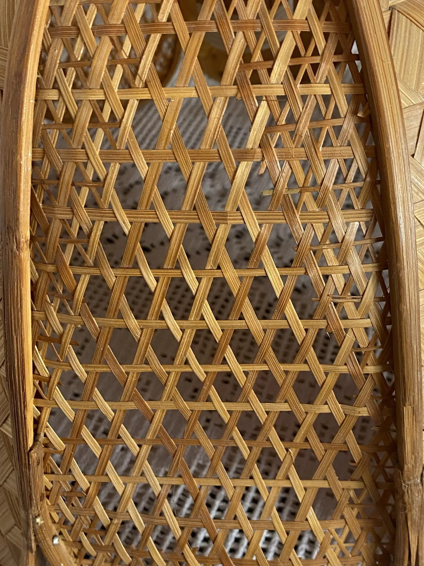 Suspension made of rattan and wicker