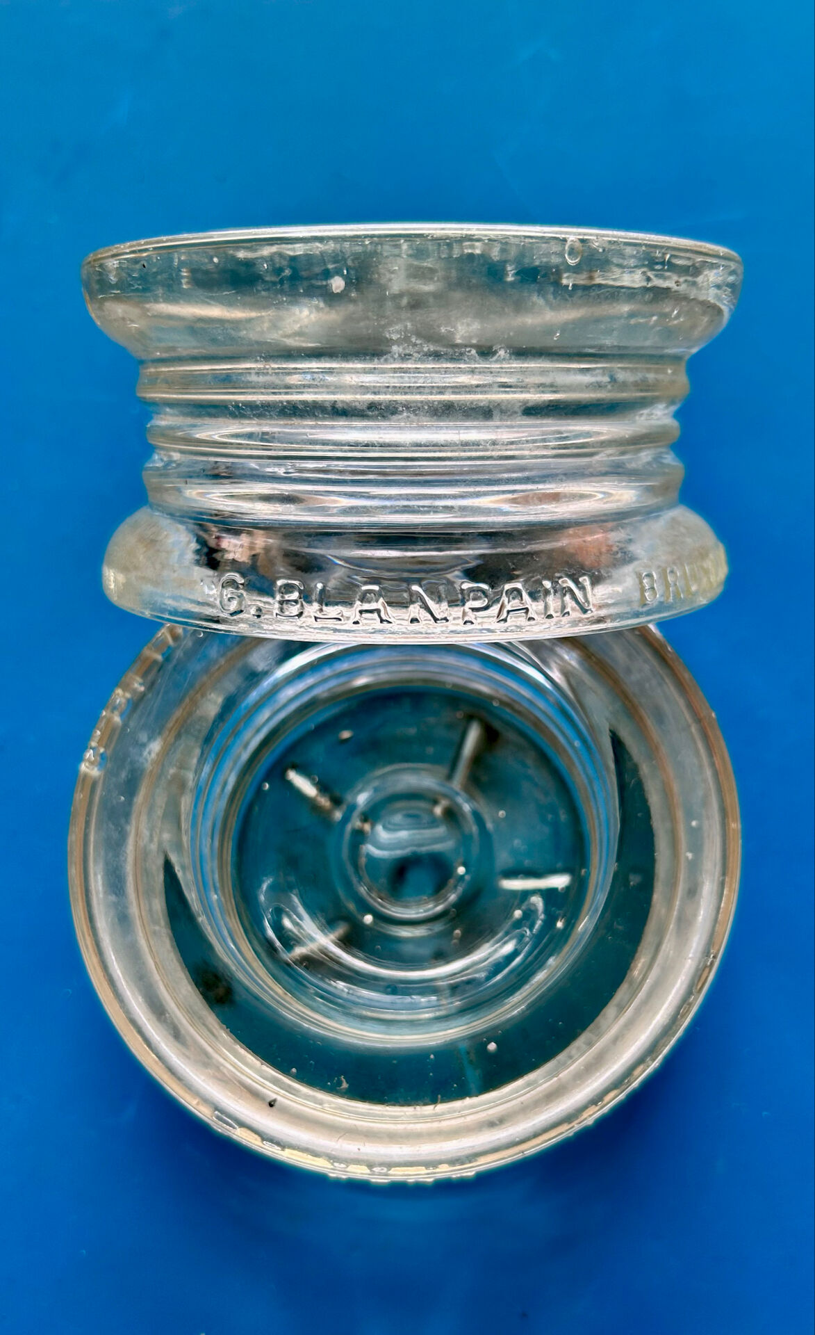 2 glass blocks signed Diameter 10 cm Height 5 cm