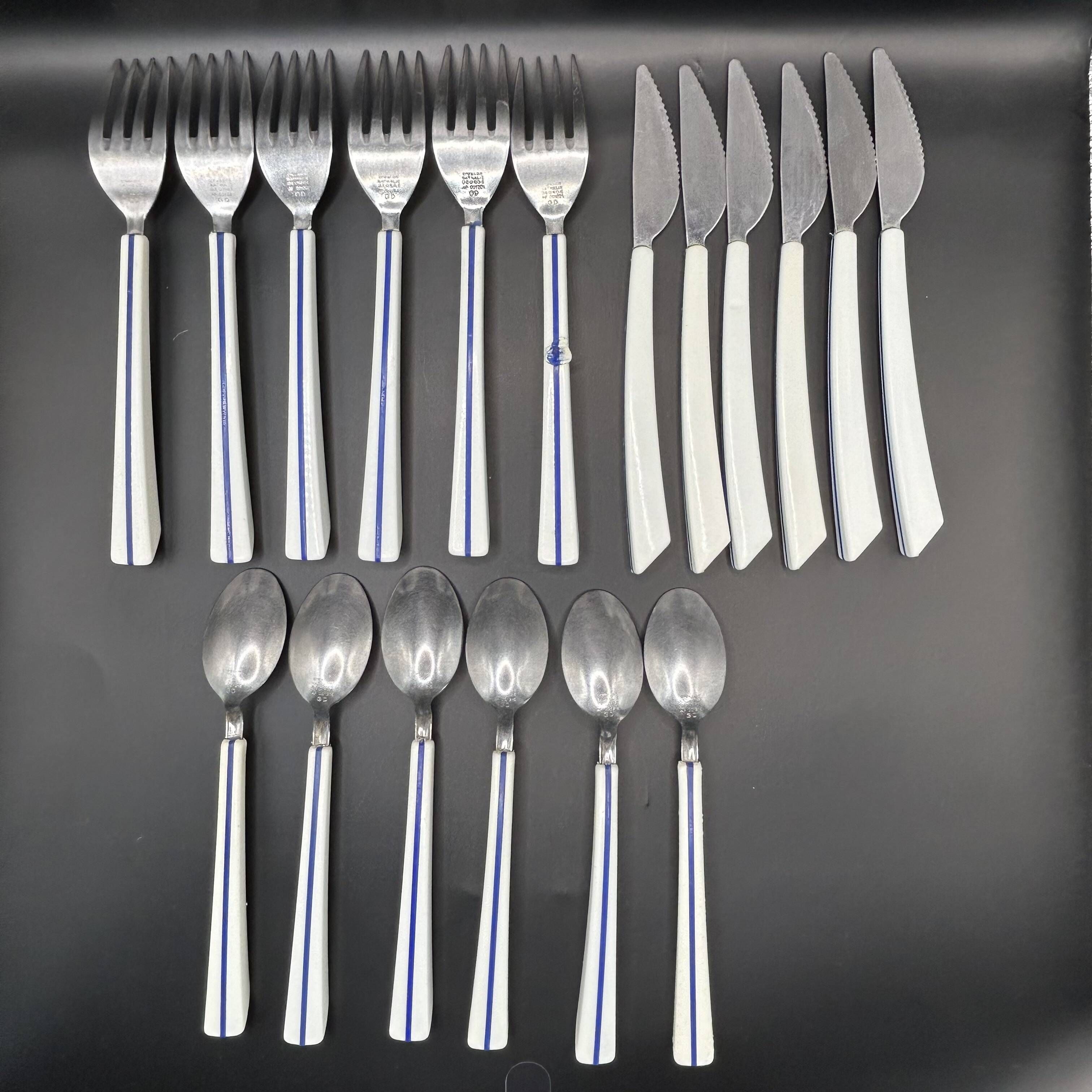 18 Air France place settings by Nathalie George for Guy Degrenne