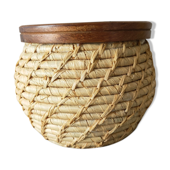 Wicker pot cache and wood