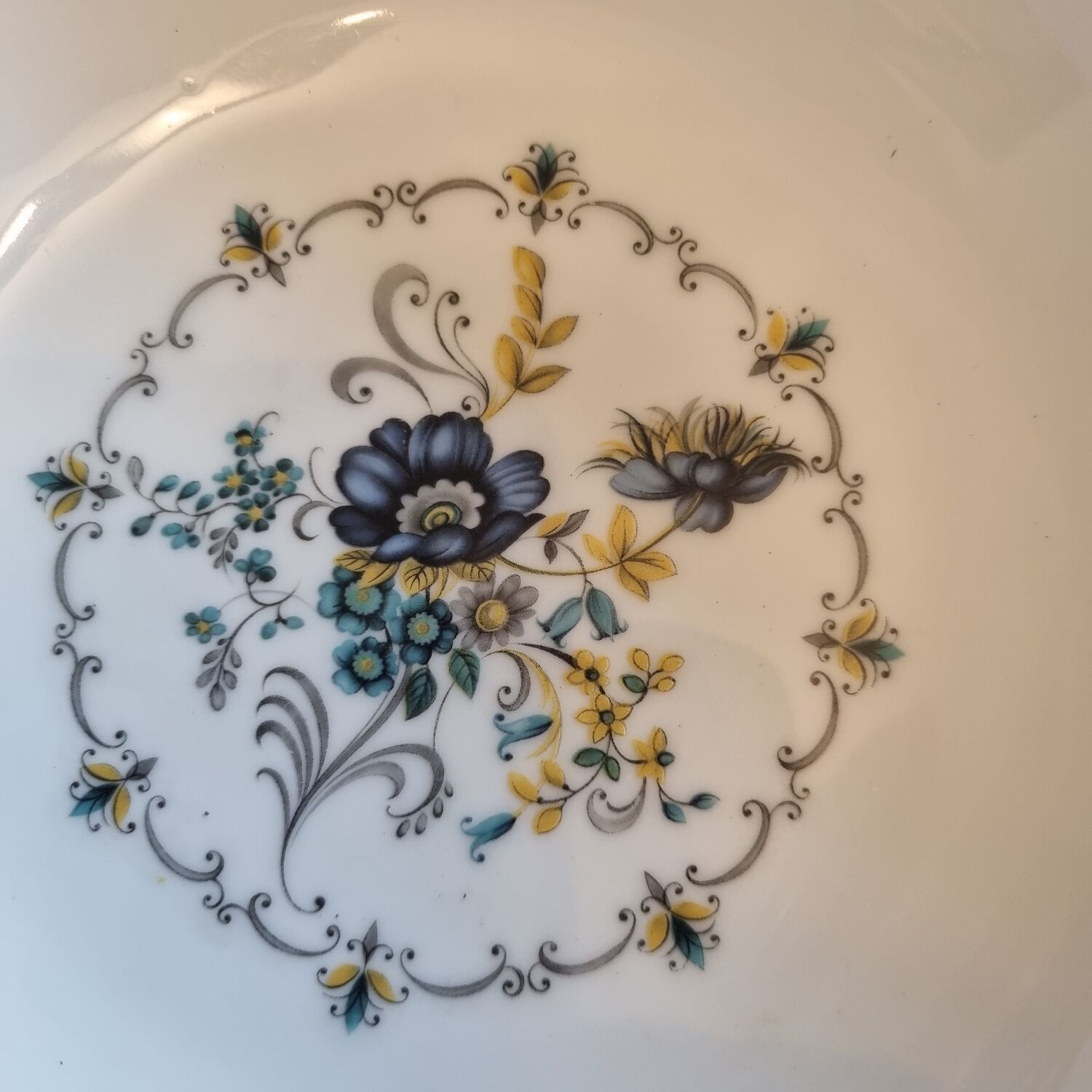 Table service of 108 pieces, Limoges porcelain, Sofafils