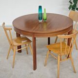 Extendable table with integrated Scandinavian style Self