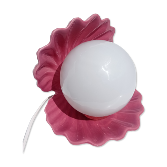 Shell lamp with opaline globe