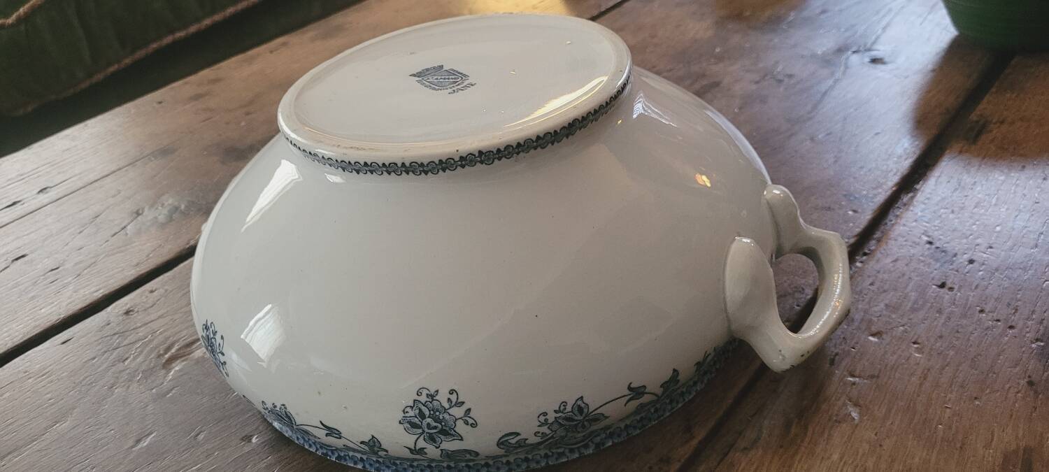 St Amand soup tureen