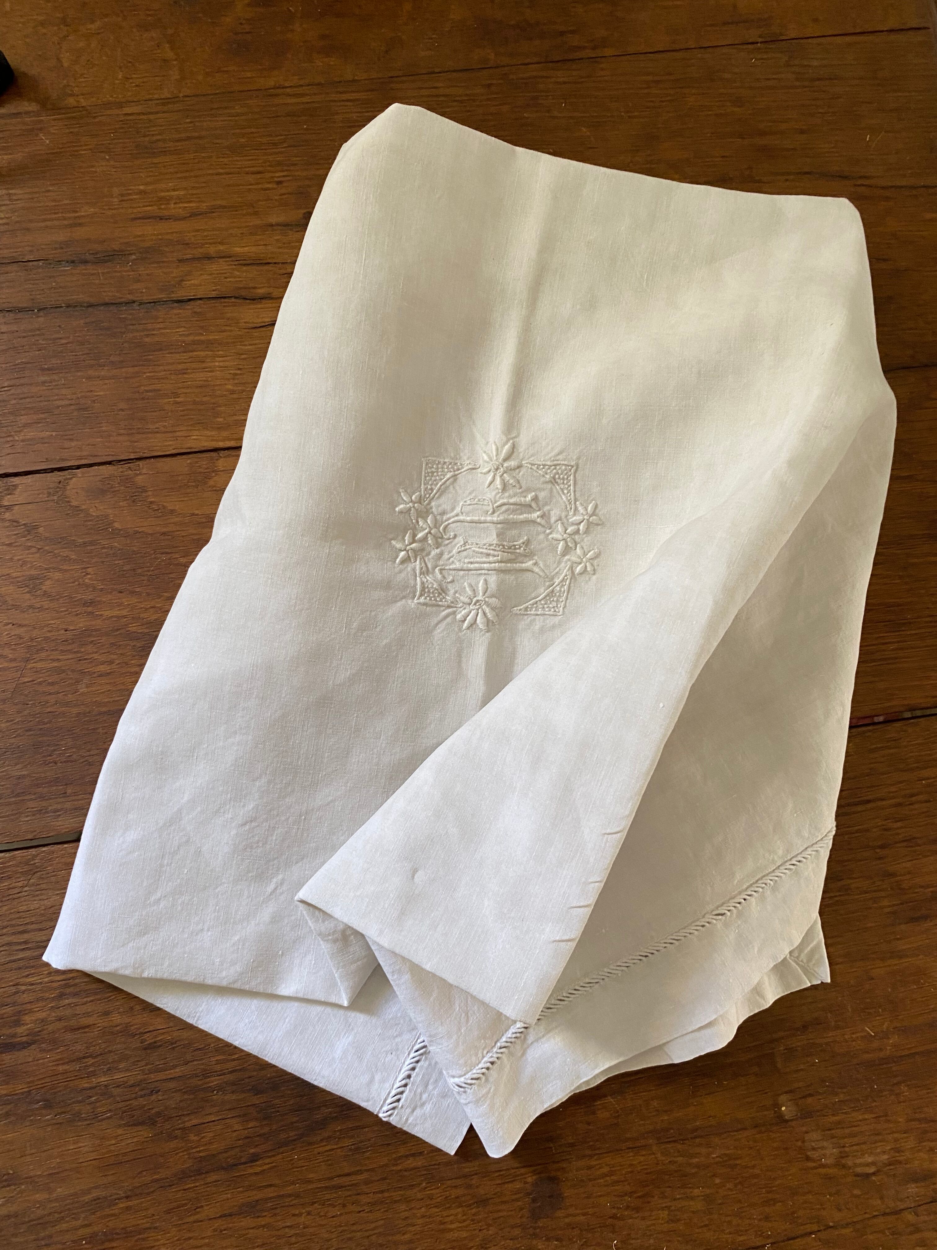 Cotton pillowcase with monogram MR