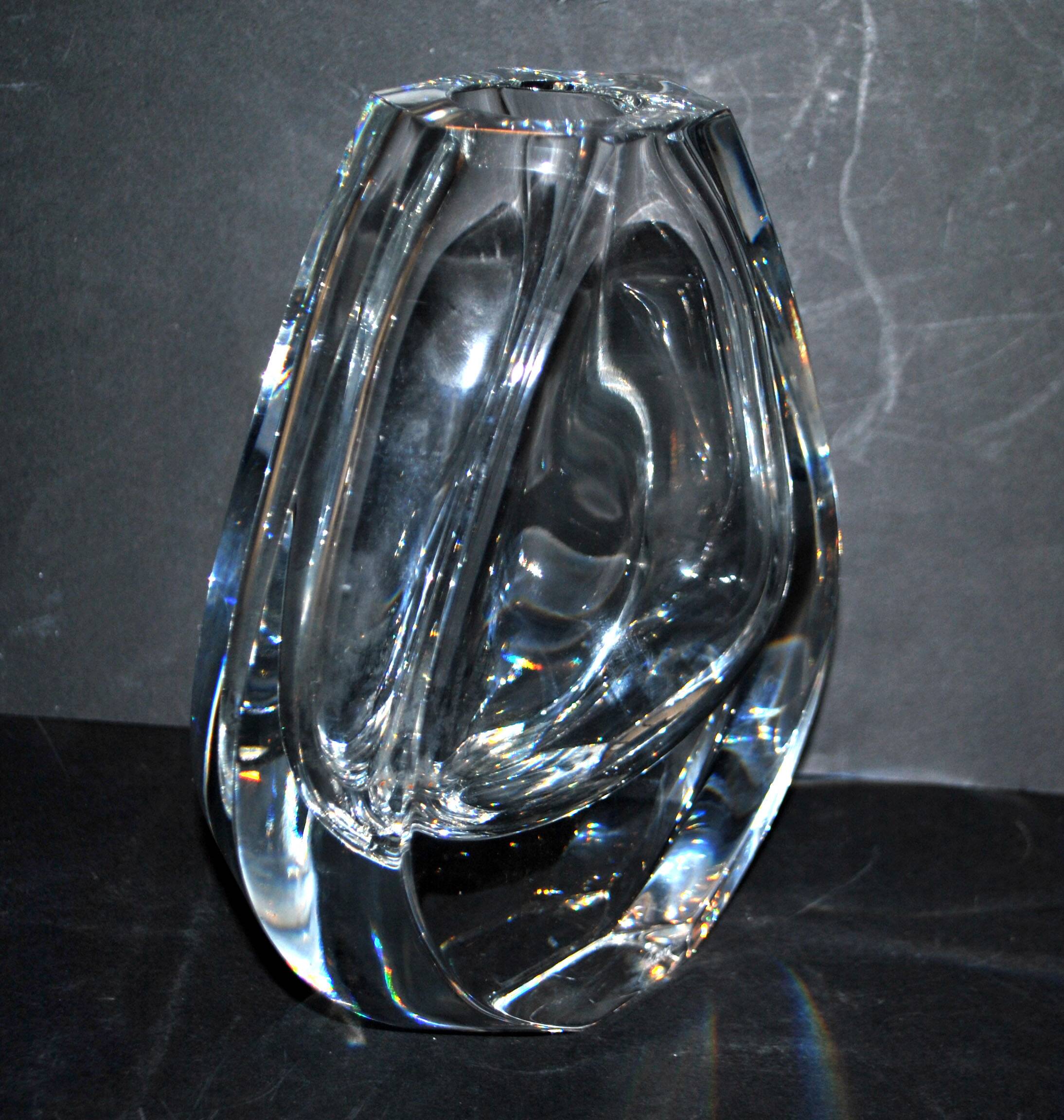 Neptune design vase in baccarat crystal signed designer thomas bastide 1988