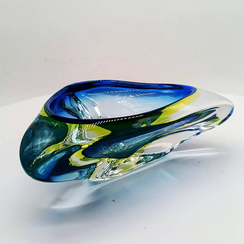 Cendrier, vide-poche triangulaire en verre de Murano, Italie années 1960