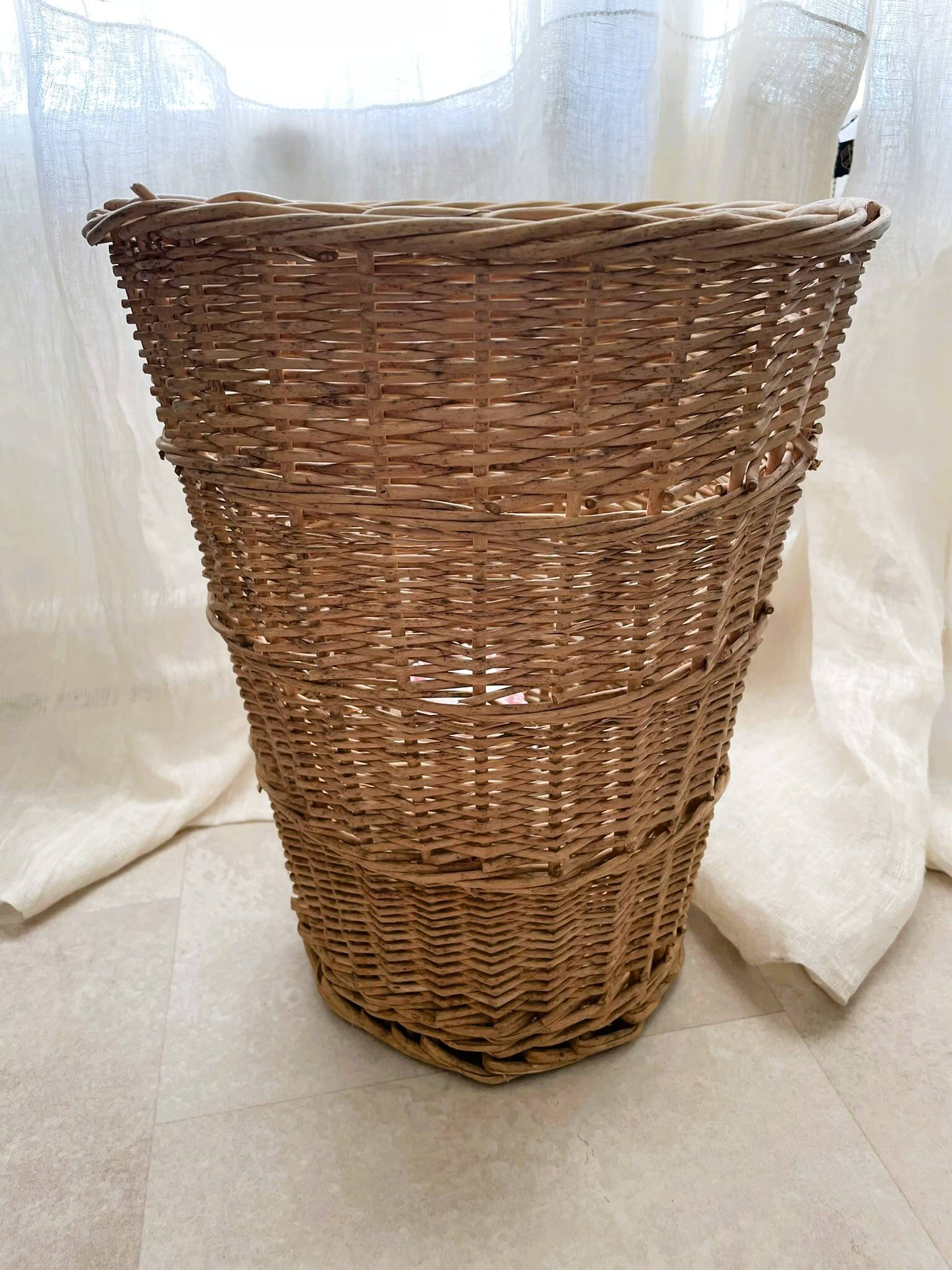 Panier en osier vintage