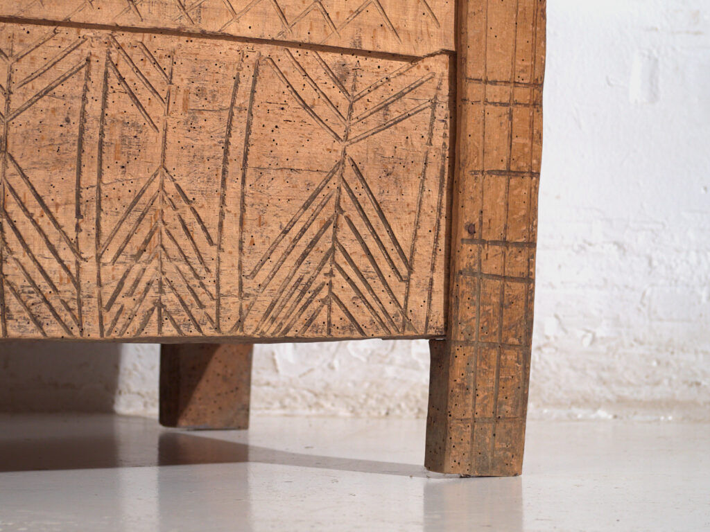 Folk chest in carved beech – Transylvania, circa 1880-1900