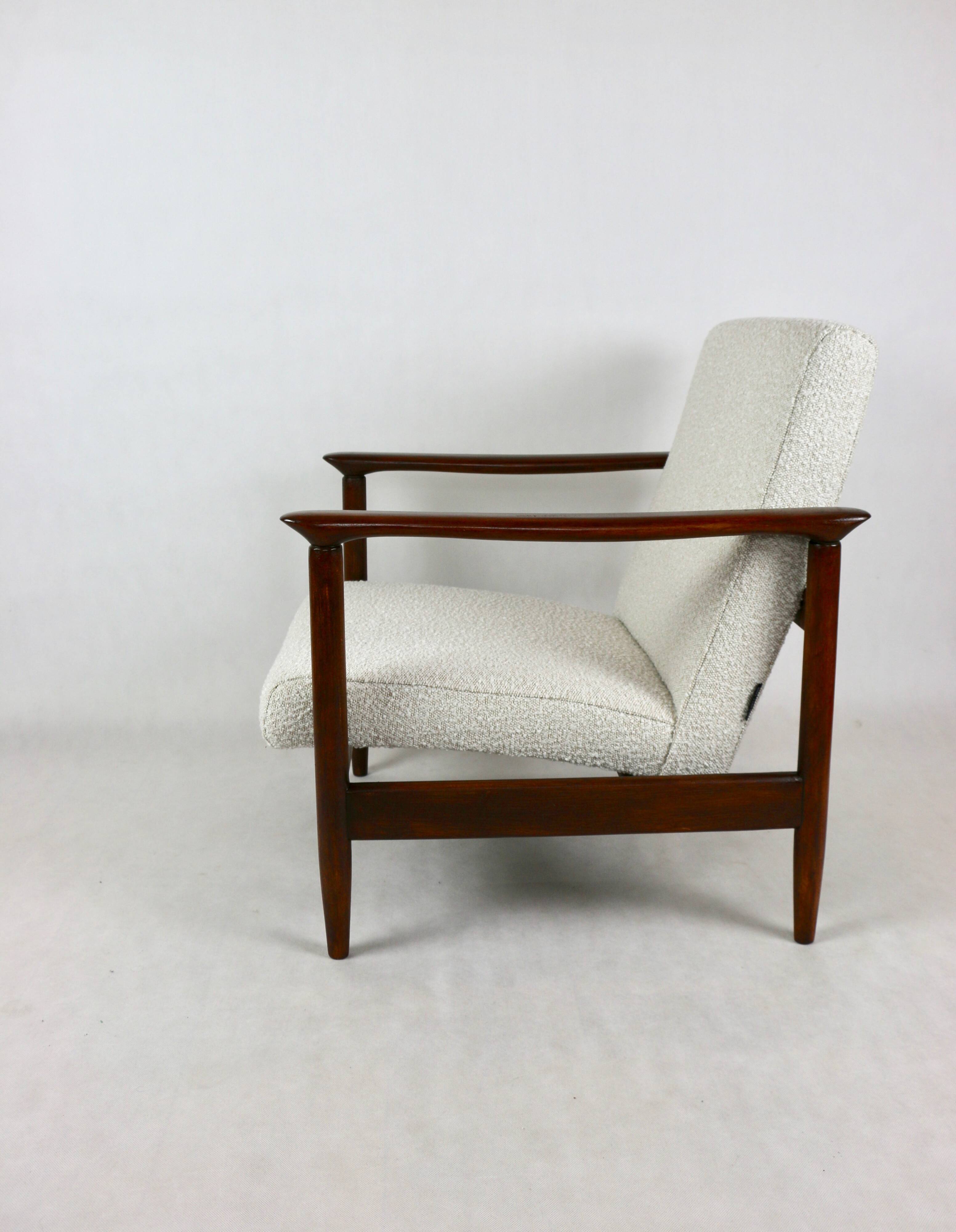 Fauteuil Boucle GFM-142 en ivoire blanc attribué à Edmund Homa, années 1970