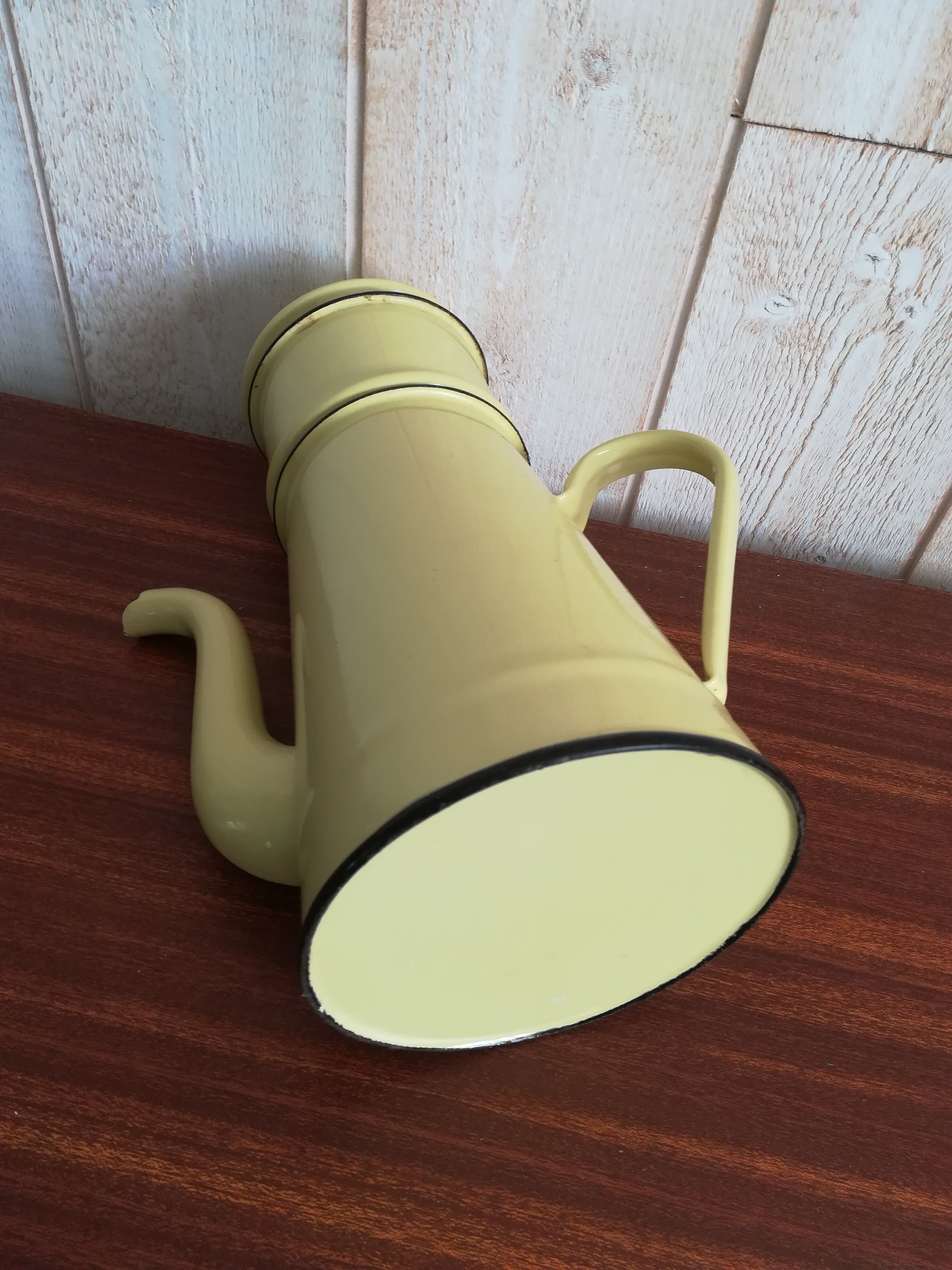 Yellow enamelled coffee maker