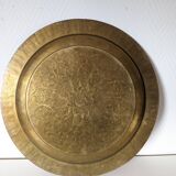 Plateau marocain gravé rond métal doré , cuivre jaune