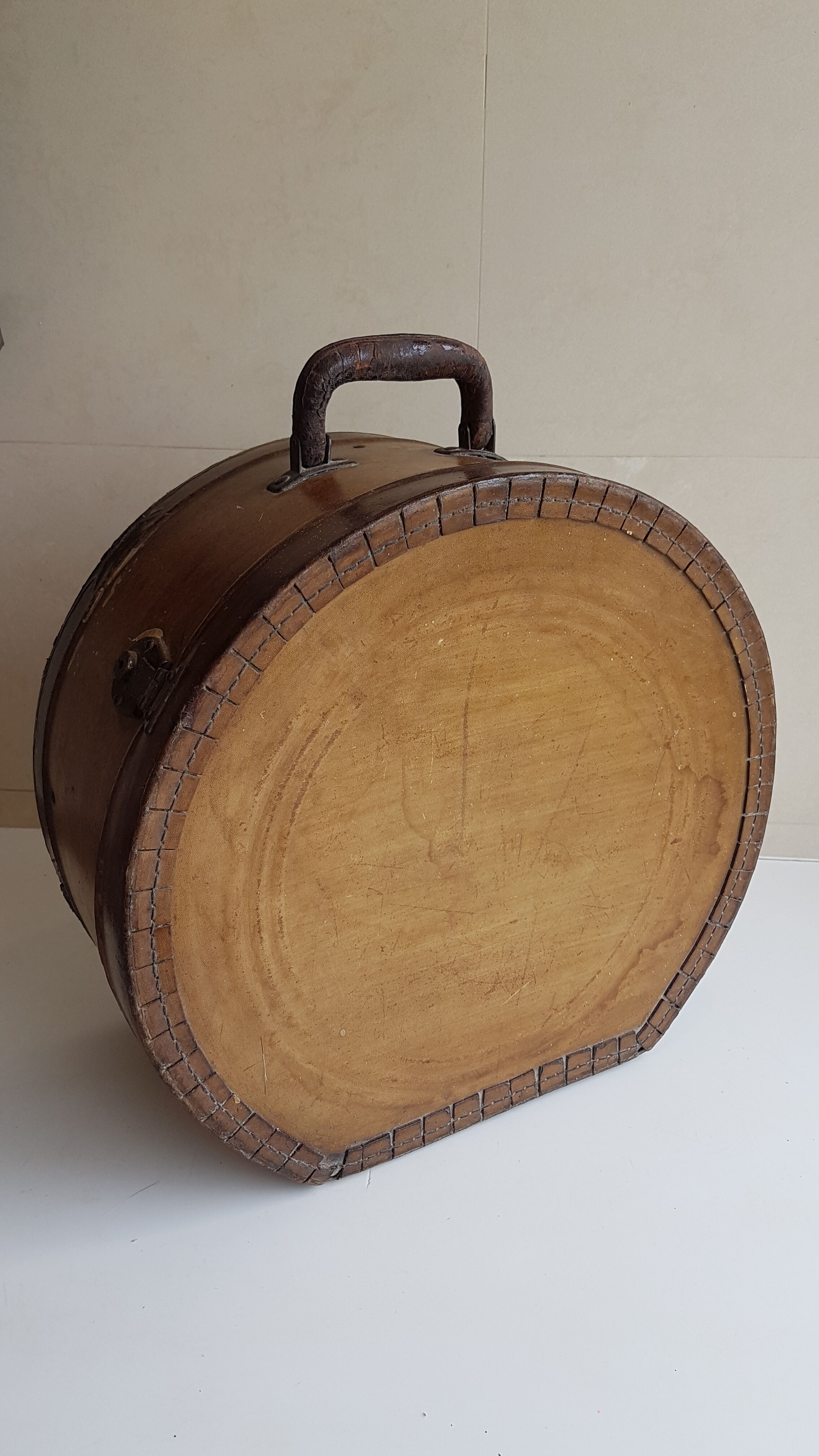 Old hat box late 19th