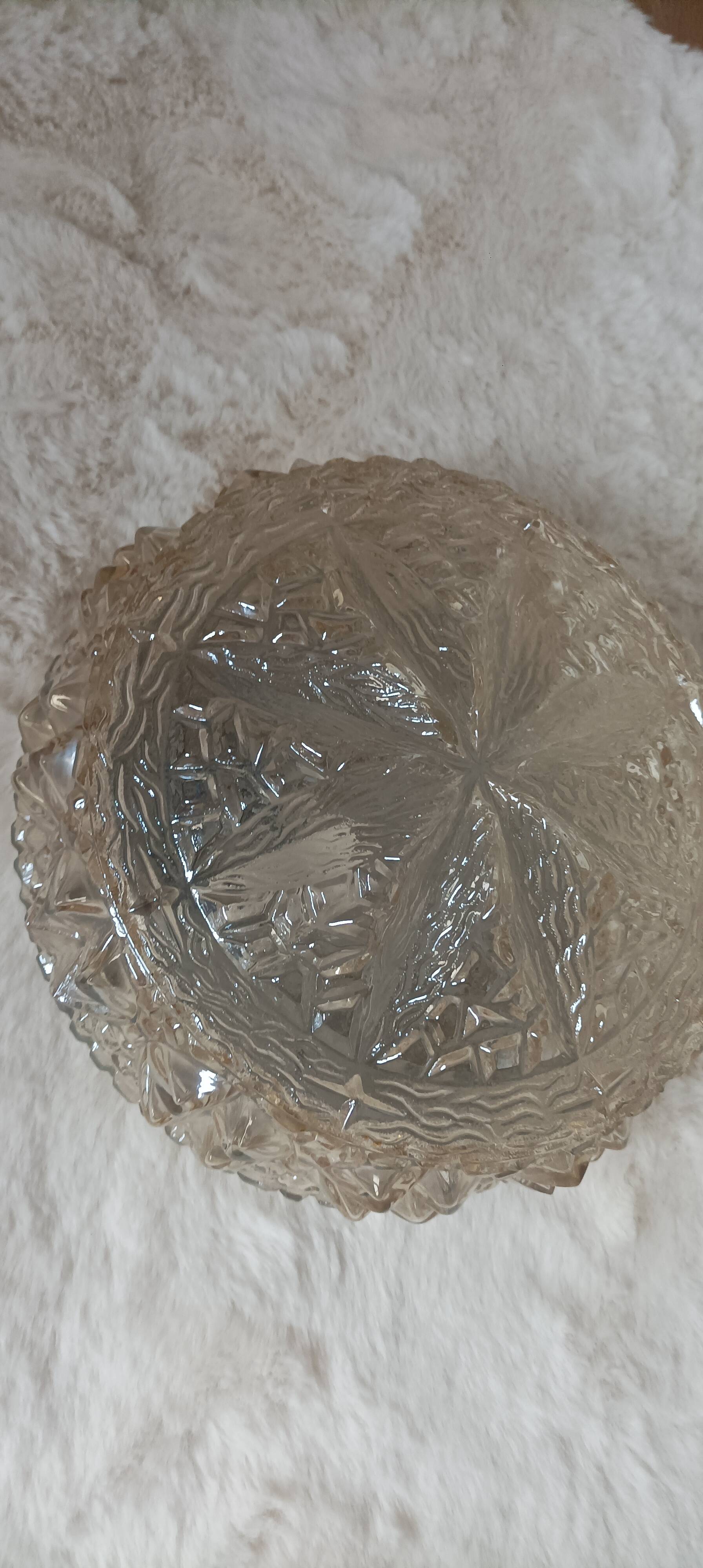 Plafonnier en verre ciselé